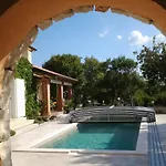Arte-sham Vila Ubasico